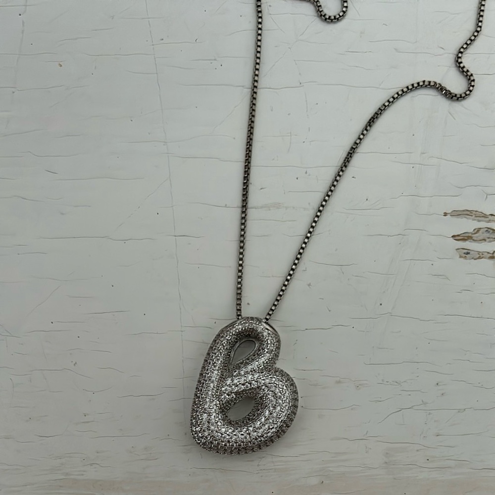 Aggrad Boutique Bubble “B” Necklace - Picture 3 of 3